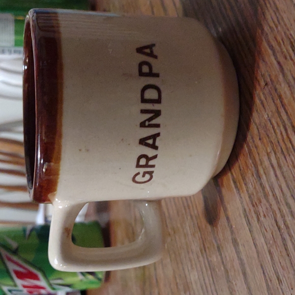 Niagara falls coffee cup grandpa on the other side - Picture 2 of 3